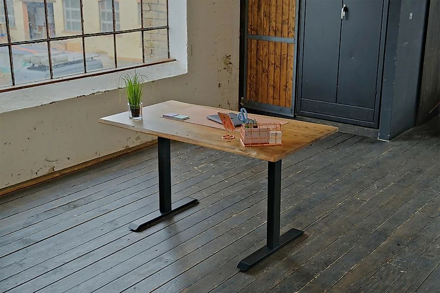 KAWOLA Schreibtisch LORA elektrisch höhenverstellbar mit Baumkante massiv günstig online kaufen