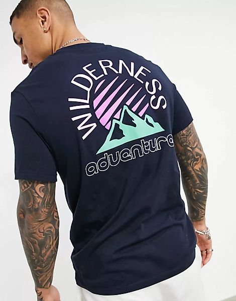 ASOS DESIGN – T-Shirt aus Bio-Baumwolle in Marineblau mit Bergmotiv am Rück günstig online kaufen
