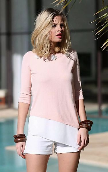 Passioni Sweater Rosafarbener Pullover mit asymmetrischem Saum und Blumende günstig online kaufen