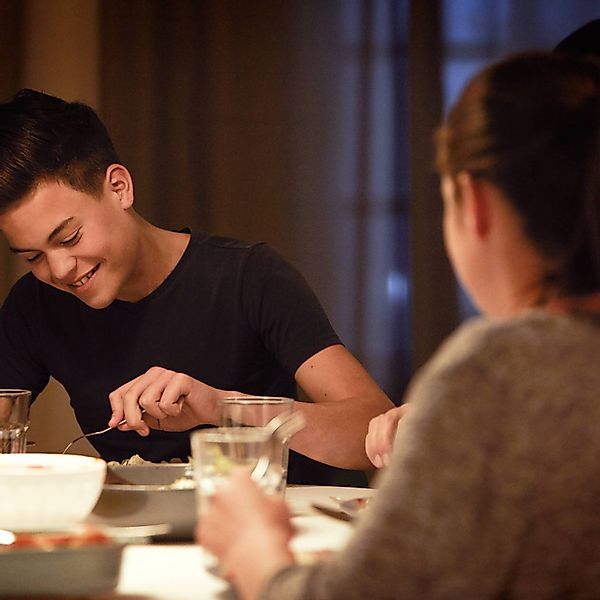 Philips LED-Leuchtmittel E14 Tropfenform 6,5 W 806 lm 8 x 4,5 cm (H x Ø) günstig online kaufen