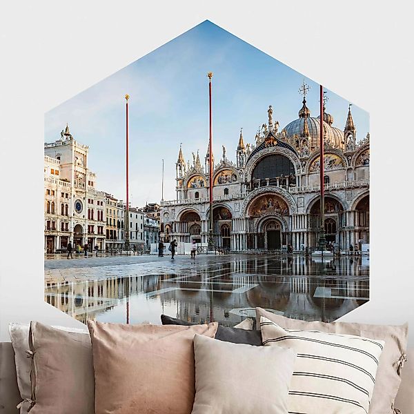 Hexagon Fototapete Markusplatz in Venedig günstig online kaufen