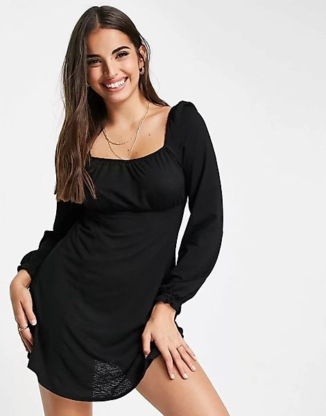 Miss Selfridge – Fit & Flare – Strukturiertes Kleid in Schwarz mit gesmokte günstig online kaufen
