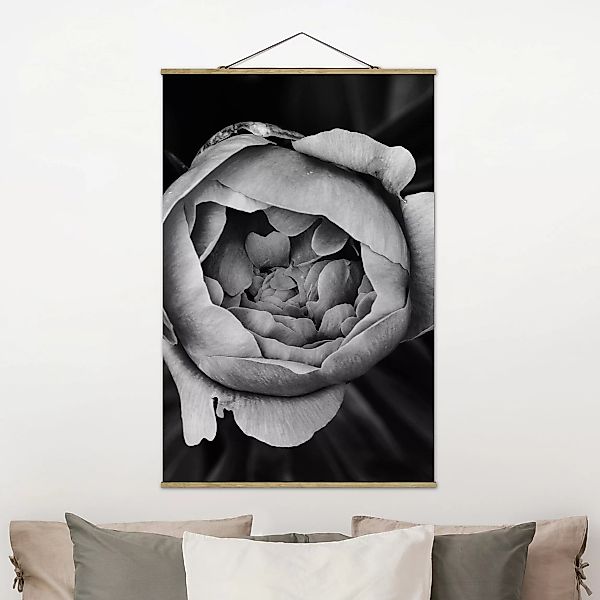 Stoffbild Blumen mit Posterleisten - Hochformat Pfingstrosenblüte vor Blätt günstig online kaufen