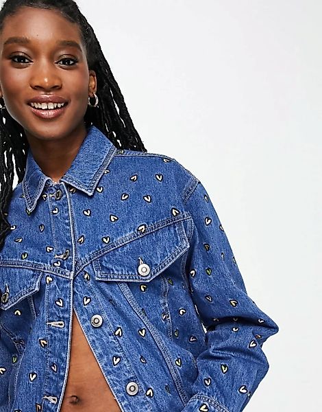 Pimkie – Jeansjacke in Blau mit Herzstickerei günstig online kaufen