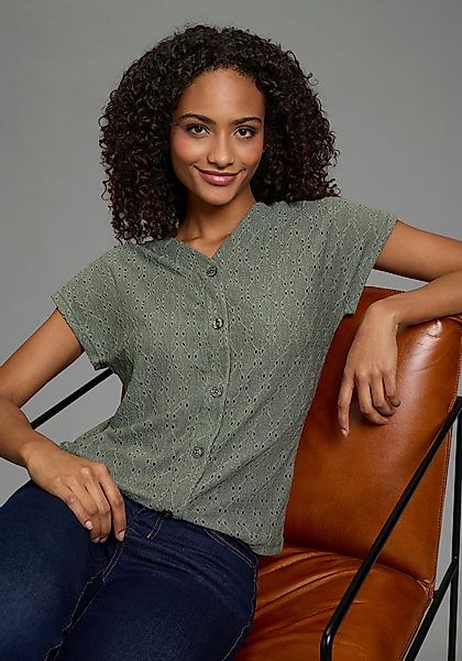 KangaROOS T-Shirt figurumspielende Passform, kurze Ärmel, hüftlange Schnitt günstig online kaufen