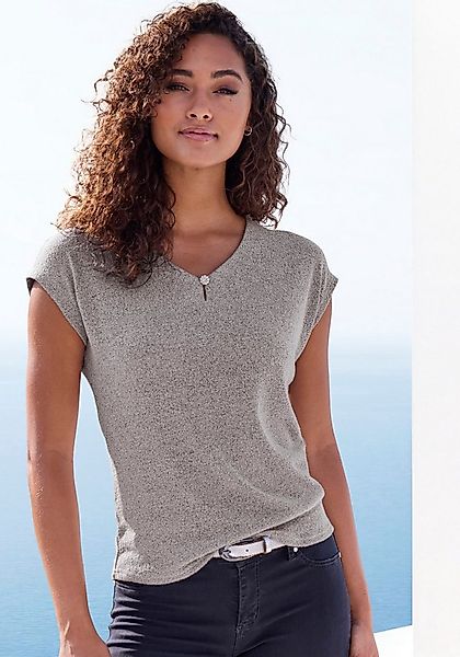 LASCANA Kurzarmshirt "mit Strassknopf in Blütenform" aus leichtem Feinstric günstig online kaufen