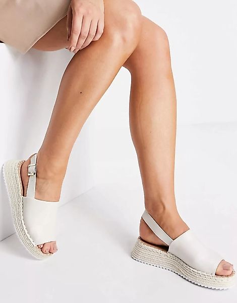 Qupid – Espadrilles-Sandalen mit Plateausohle in Creme-Weiß günstig online kaufen