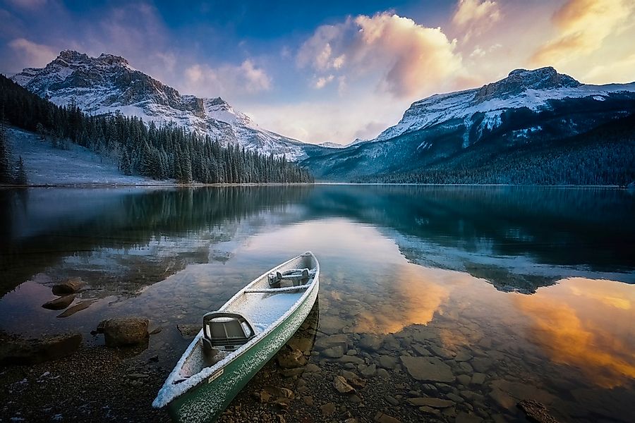 Papermoon Fototapete "Photo-Art YONGNAN LI, ERSTER SCHNEE-SMARAGD-SEE" günstig online kaufen