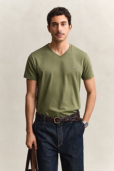 Gant T-Shirt "SLIM SHIELD V-NECK T-SHIRT" mit einer kleinen Logostickerei a günstig online kaufen