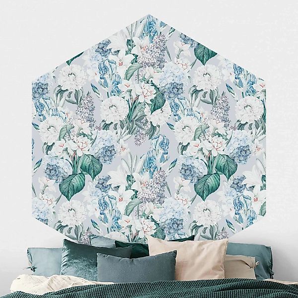 Hexagon Mustertapete selbstklebend Lilien und Hortensien auf Blau günstig online kaufen