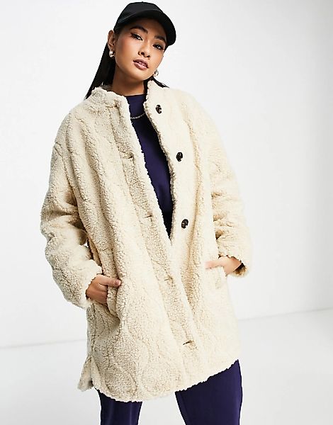 Vero Moda – Longline-Mantel aus Teddyfell in Camel-Neutral günstig online kaufen