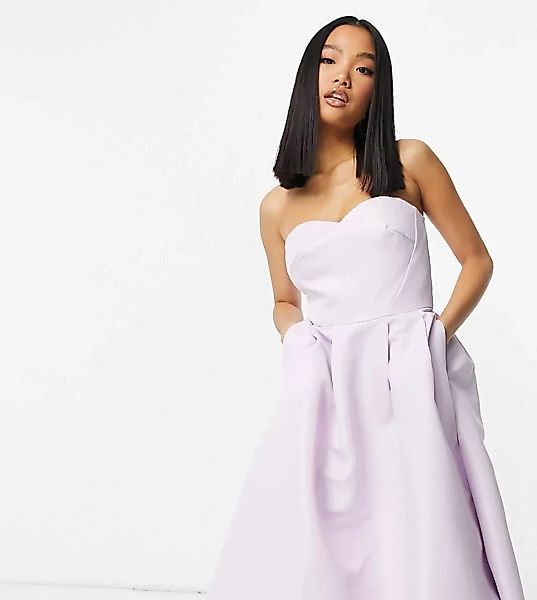 Chi Chi London Petite - Lavendelfarbenes, trägerloses Midaxi-Kleid mit nach günstig online kaufen