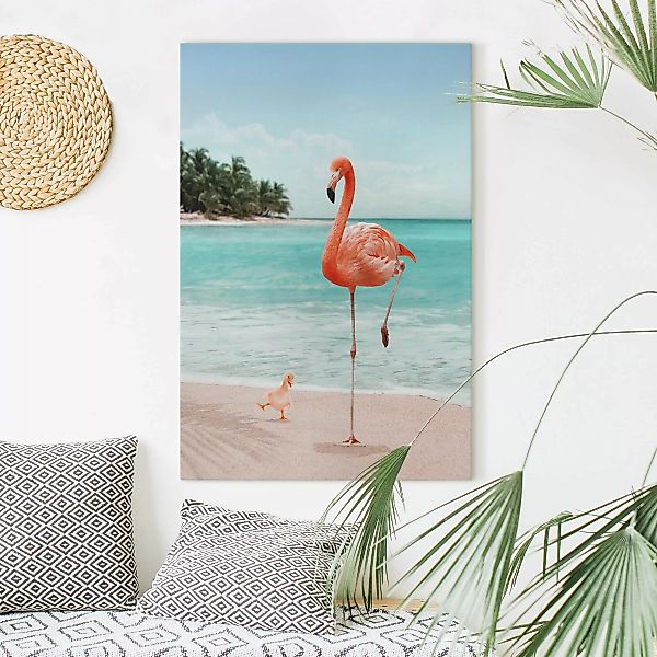 Leinwandbild Tiere - Hochformat Strand mit Flamingo günstig online kaufen