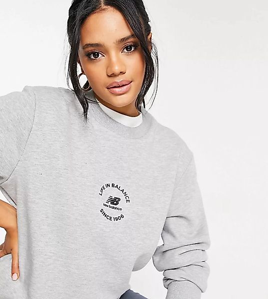 New Balance – Sweatshirt in Grau mit „Life in Balance“-Print – exklusiv bei günstig online kaufen