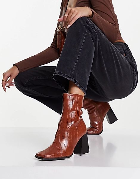 Truffle Collection – Ankle-Boots in hellbrauner Lackoptik mit eckiger Zehen günstig online kaufen