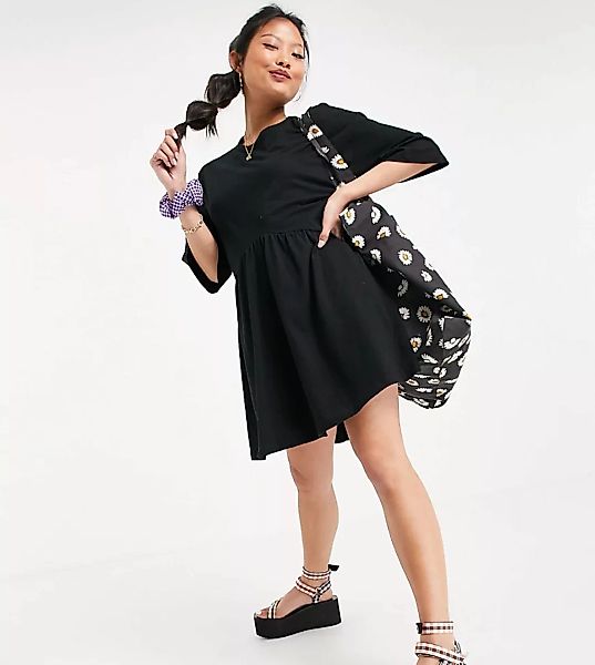ASOS DESIGN Petite – Übergroßes Mini-Hängerkleid in Schwarz mit tief angese günstig online kaufen