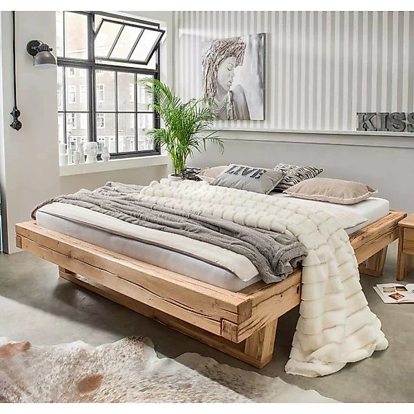 Balkenbett ohne Kopfteil aus Wildeiche Massivholz rustikalen Stil günstig online kaufen