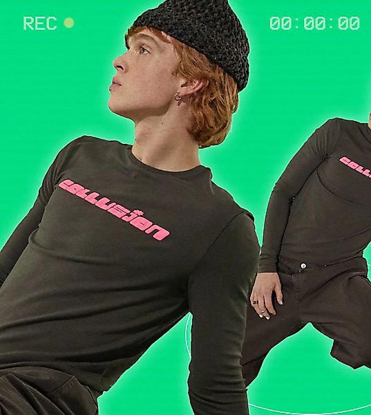 COLLUSION – Kastenförmiges, langärmliges Shirt mit Logoprint in Braun günstig online kaufen