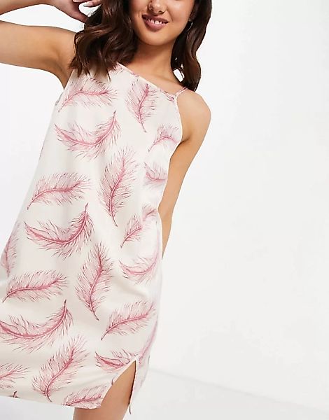 Wellness Project x Chelsea Peers – Nachthemd aus Satin mit rosa Federmuster günstig online kaufen