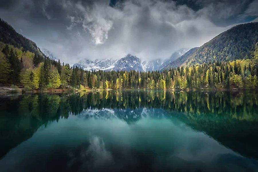 Papermoon Fototapete »Photo-Art CLARA GAMITO, BERGSEE AN BEWÖLKTEM TAG« günstig online kaufen