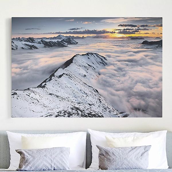 Leinwandbild Berg - Querformat Blick über Wolken und Berge günstig online kaufen