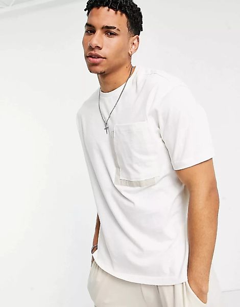 Another Influence – Kastiges Oversize-T-Shirt mit Tasche in Ecru-Weiß günstig online kaufen