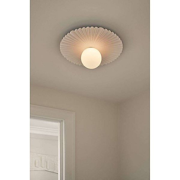 Nuura Liila Muuse Wandlampe, Ø 42 cm, IP44, weiß/opal günstig online kaufen