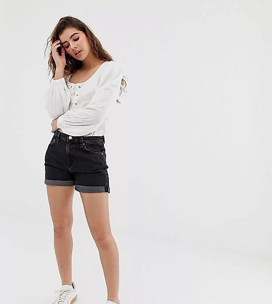 Weekday – Schwarze Shorts aus Bio-Baumwolle mit aufgerolltem Saum günstig online kaufen