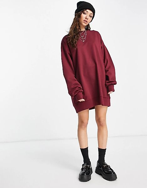 ASOS DESIGN – Kurzes Sweatshirt-Kleid mit Oversize-Schnitt in Weinrot günstig online kaufen