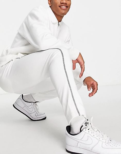 Topman – Signature – Jogginghose in Weiß mit Kontrastnaht günstig online kaufen