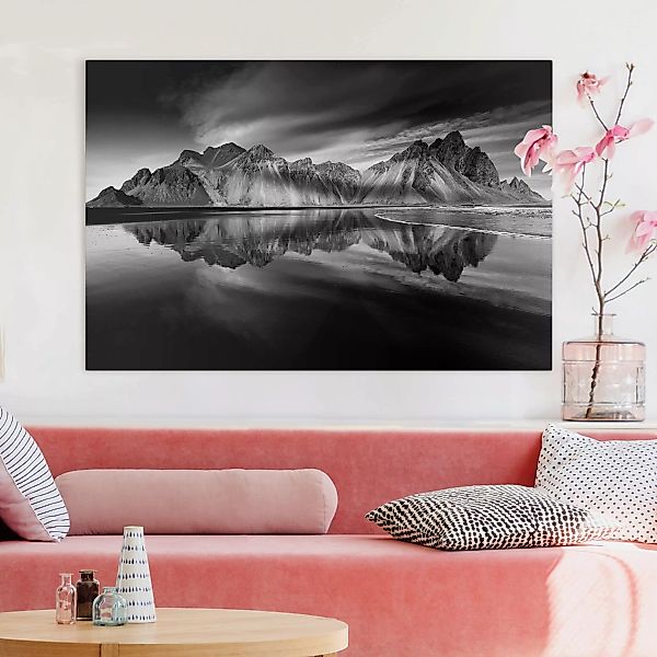 Leinwandbild Schwarz-Weiß - Querformat Vesturhorn in Island günstig online kaufen