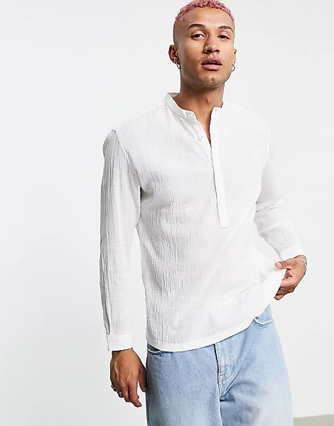 Bershka – Strukturiertes Hemd mit Grandad-Kragen in Weiß günstig online kaufen