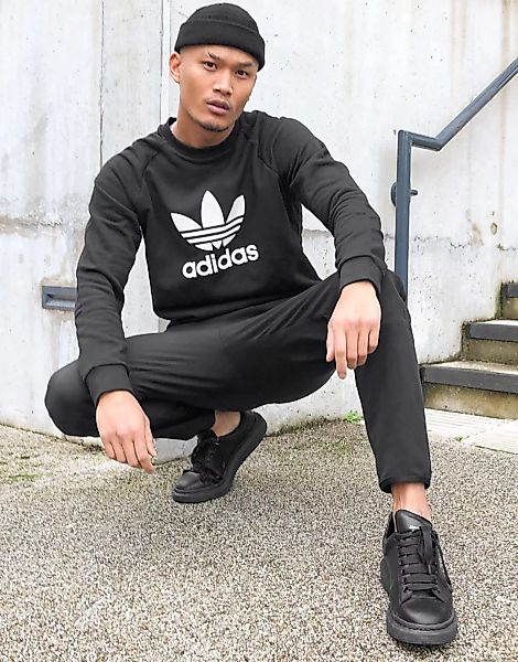 adidas Originals – Sweatshirt mit großem Logo in Schwarz günstig online kaufen