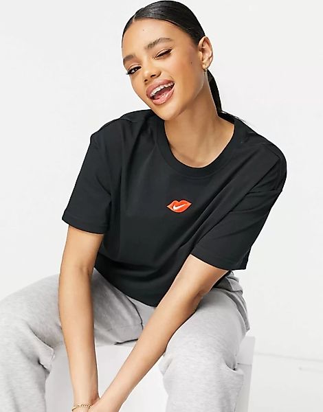 Nike – T-Shirt in Schwarz mit Swoosh-Kusslogo günstig online kaufen
