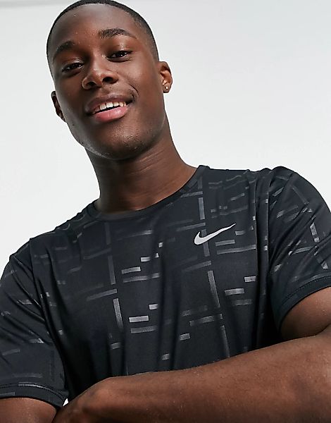 Nike Running – Run Division Miler – T-Shirt in Schwarz günstig online kaufen