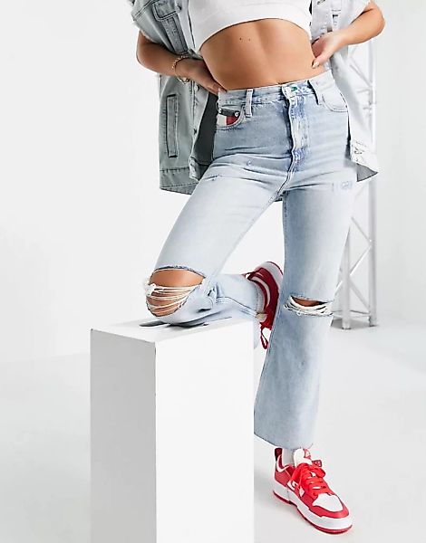 Tommy Jeans – Harper – Schlagjeans mit Rissen am Knie in hellblauer Waschun günstig online kaufen