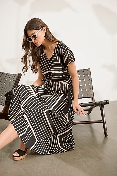 Laura Scott Midikleid, (2 tlg., inklusive Stoffgürtel), im trendigen Maxi-S günstig online kaufen