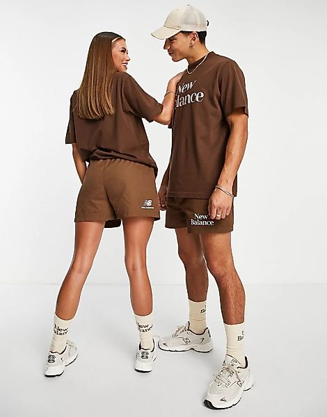 New Balance – Cookie – Shorts in Braun und Beige günstig online kaufen