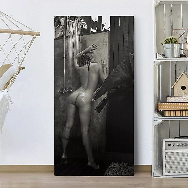 Leinwandbild Akt & Erotik - Hochformat Tropische Dusche günstig online kaufen