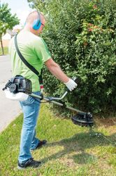 Scheppach Benzin-Motorsense BCH3300PB, 25,5 cm Arbeitsbreite günstig online kaufen