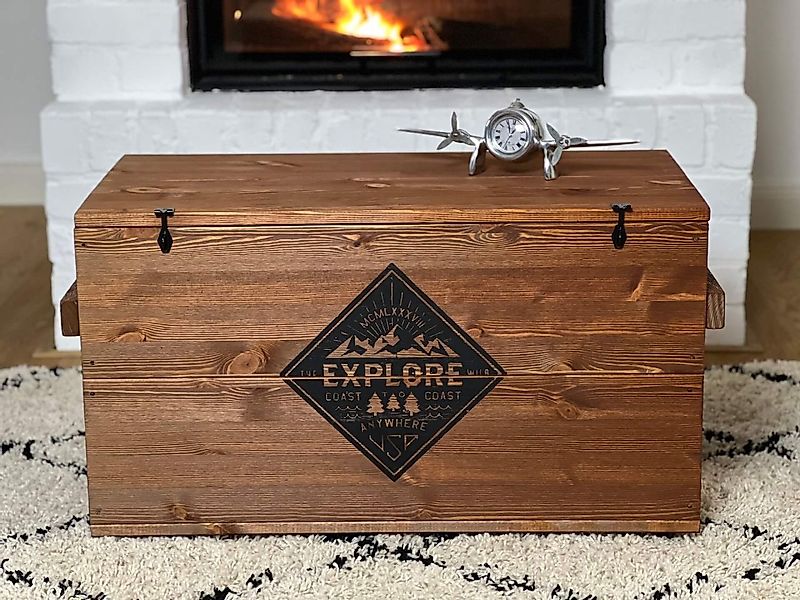 Holztruhe "Explore" hellbraun im Vintage Look Metallbeschläge günstig online kaufen