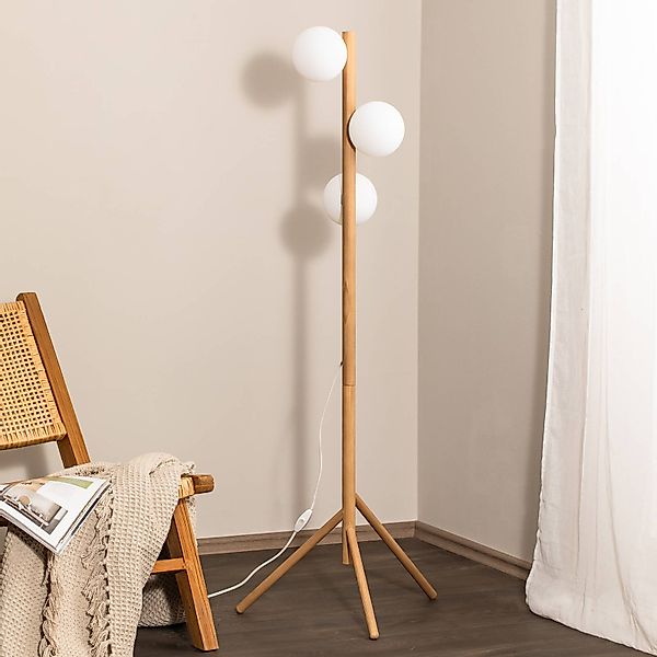 Stehleuchte Estera, Opalglas, Holzgestell, 132 cm, 3-flammig günstig online kaufen