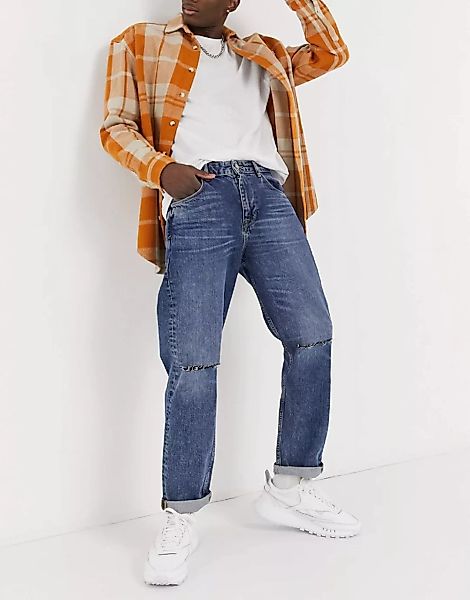ASOS DESIGN – Jeans mit kurzem, geradem Schnitt und Zierrissen an den Knien günstig online kaufen