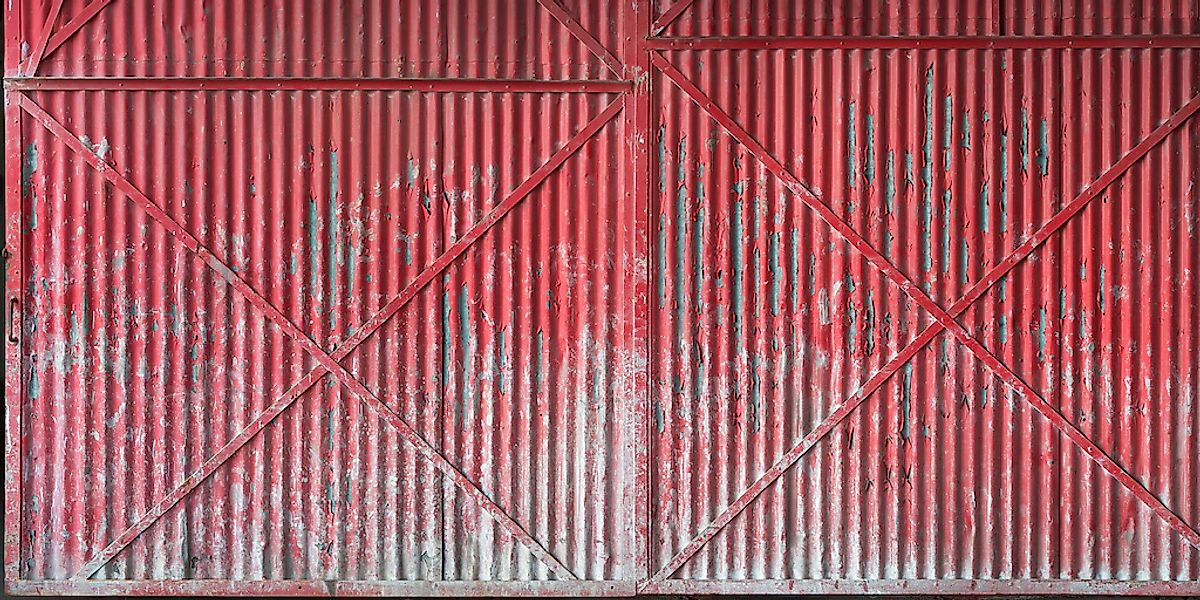 Architects Paper Fototapete "Iron Door Red" Vlies, Wand, Schräge günstig online kaufen