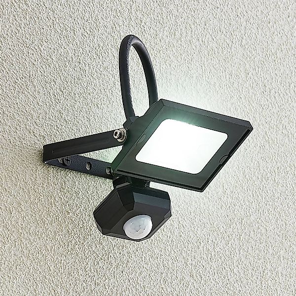 Lindby Aine LED-Außenspot schwarz 13,3 cm Sensor günstig online kaufen