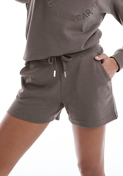 Bench. Loungewear Sweatshorts mit Logostickerei und günstig online kaufen