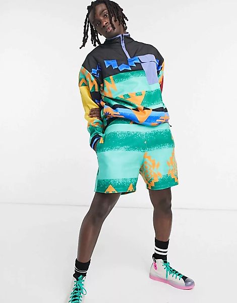 ASOS DESIGN – Oversize-Shorts aus Polarfleece mit All-over-Print, Kombiteil günstig online kaufen