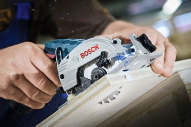 Bosch Professional Akku-Kreissäge GKS 12 V-26 mit 2 Akkus & Ladgerät in L-B günstig online kaufen