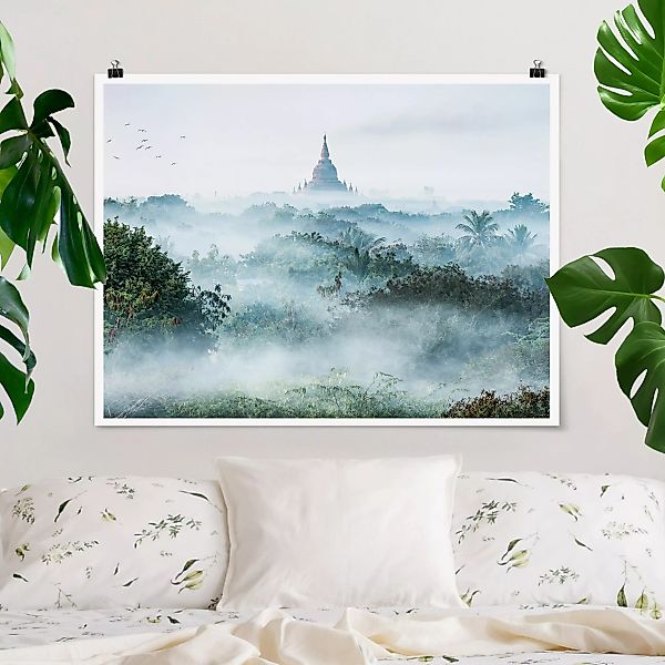 Poster Morgennebel über dem Dschungel von Bagan günstig online kaufen