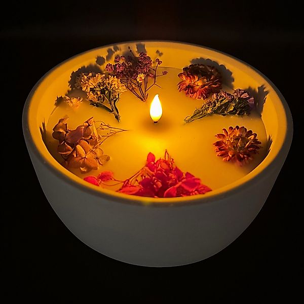 Online-Fuchs LED-Kerze aus Echtwachs mit Trockenblumen günstig online kaufen
